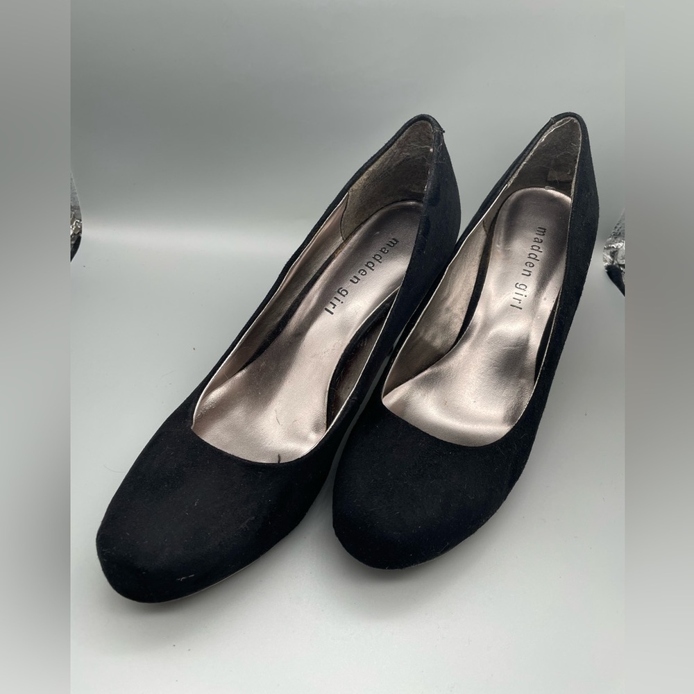 Women’s black Madden Girl high heeled shoes. Size 7.5. AC043